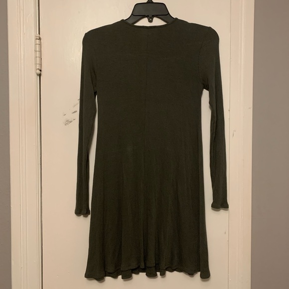 Soprano Women’s olive green ribbed, long-sleeve thin sweater type dress in XS. - Picture 3 of 4